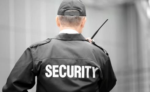 إسرائيل تدرس التعاقد مع شركات أمن دولية لتأمين تسليم المساعدات في غزة