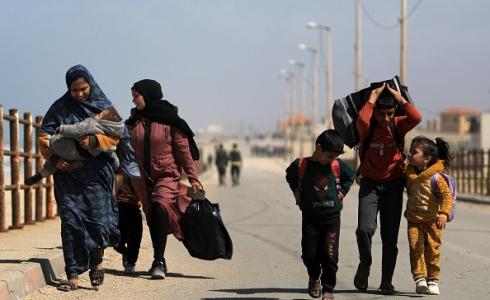 نازحون فلسطينيون من شمال قطاع غزة نحو الجنوب - أرشيف