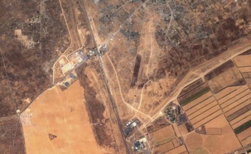 الجيش الإسرائيلي يشق طريقا من معبر كرم أبو سالم الى معبر رفح