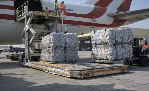 مساعدات اماراتية لغزة مرورا بمطار العريش المصري