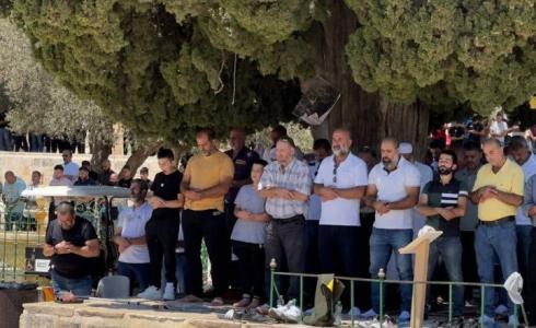 40 ألفا يؤدون صلاة الجمعة في المسجد الأقصى