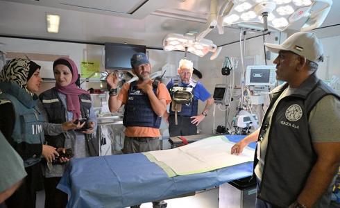 الوفد داخل المستشفى الاماراتي - رفح