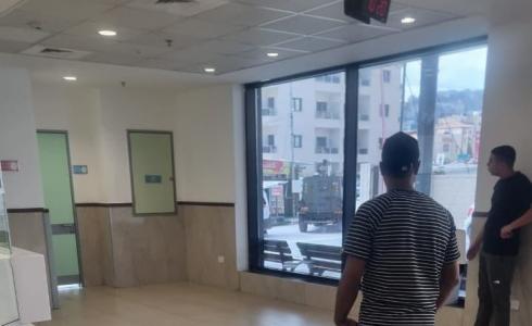 آليات الاحتلال تتمركز على مدخل الطوارئ في مستشفى ابن سينا في جنين