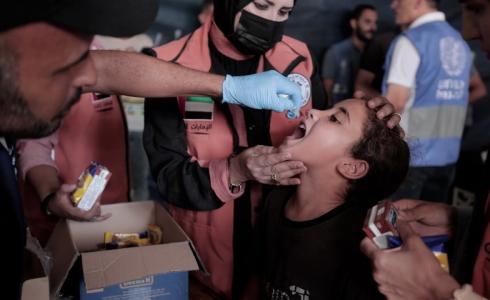 تلقيح الاطفال ضد شلل الاطفال في غزة