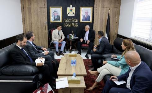 وزير الداخلية يلتقي ممثل الاتحاد الأوروبي