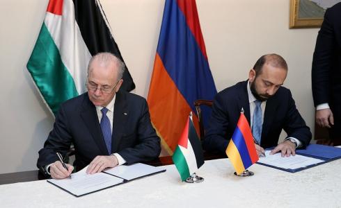 مصطفى يلتقي وزير خارجية أرمينيا ويوقعان إعلانا مشتركا