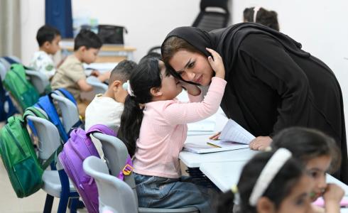 أطفال من غزة على مقاعد الدراسة في مدينة الإمارات الإنسانية