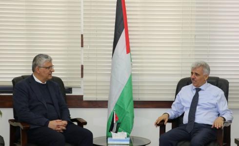 التعليم والتعاون تبحثان سبل دعم التعليم في فلسطين
