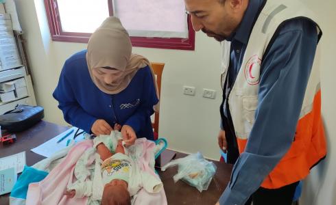غزة: "الهلال الأحمر" يفتتح خدمات التطعيم ومتابعة الحمل في عياداتها المركزية