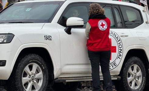 الصليب الأحمر - تعبيرية