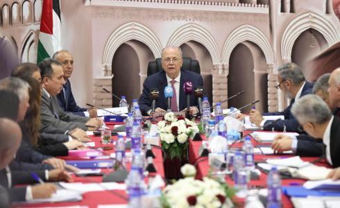 الحكومة تجري تعديلا وزاريا في المالية والنقل والمواصلات