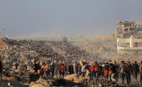الآلاف في غزة يحتشدون لتلقي المساعدات الغذائية