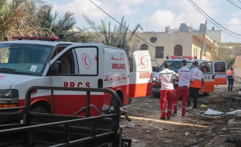 الهلال الأحمر يواصل إخلاء طواقم ومصابين من المستشفى الأندونيسي