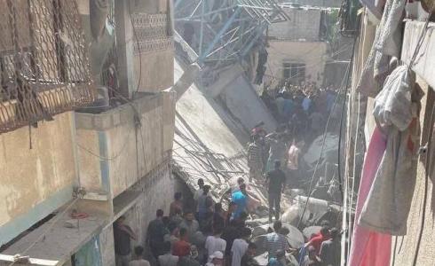 من قصف المنزل في مخيم 2 بالنصيرات