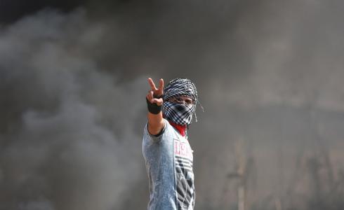 ارتداء اللثاء في الضفة - تعبيرية