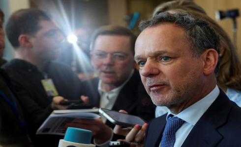 استقالة وزير الخارجية الهولندي بعد جدل حول عقوبات على إسرائيل