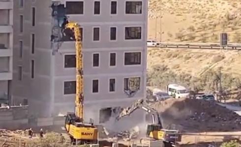 الاحتلال يشرع بهدم بناية شرق بيت لحم