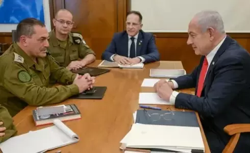 نتنياهو مع إيال زامير