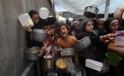 من مظاهر المجاعة في غزة - تعبيرية