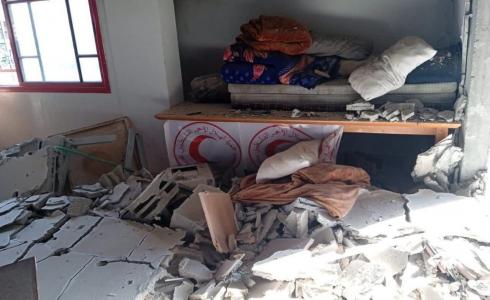 آثار قصف الاحتلال مقر جمعية الهلال الأحمر في خانيونس