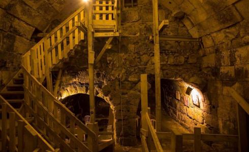 أنفاق أسفل المسجد الأقصى
