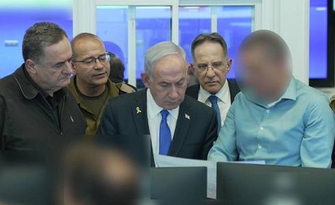 نتنياهو في غرفة عمليات الشاباك خلال عملية الاستهداف في الدوحة (GPO)