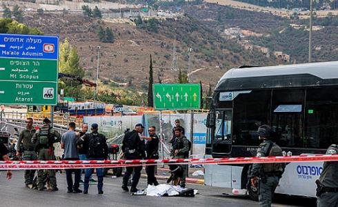 من موقع عملية في القدس، الإثنين الماضي (Getty Images)