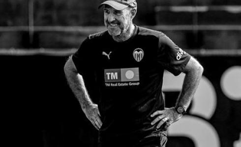 سبب وفاة حارس ريال مدريد السابق - خوسيه مانويل أوتشوتورينا ويكيبيديا