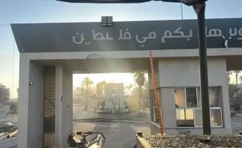 آثار العدوان الإسرائيلي على معبر رفح من الجهة الفلسطينية