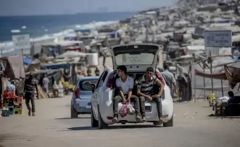 نزوح المواطنين بإتجاه بحر قطاع غزة