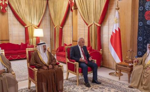 السفير عارف صالح يقدم أوراق اعتماده إلى العاهل البحريني