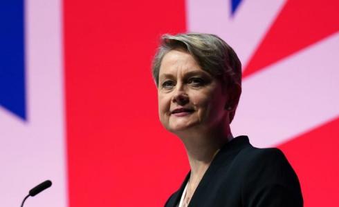 وزيرة الخارجية البريطانية إيفيت كوبر