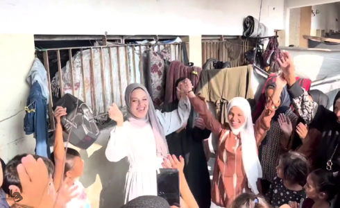 فرحة طلبة توجيهي 2007 في غزة بالنجاح