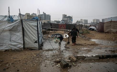 تأثير المنفخض الجوي على خيام النازحين