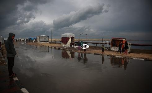 غرق الشواريع وخيام النازحين في قطاع غزة