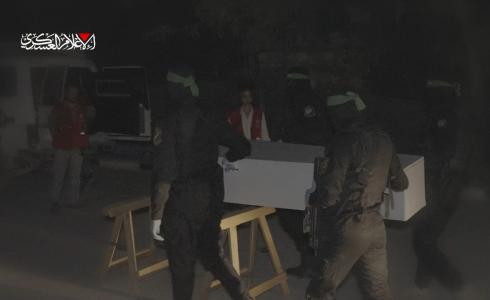 تسليم احد جثامين الاحتلال