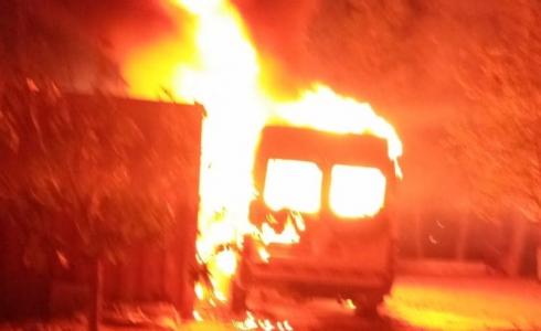 مستوطنون يحرقون ثلاثة منازل وثلاث مركبات في بيت لحم