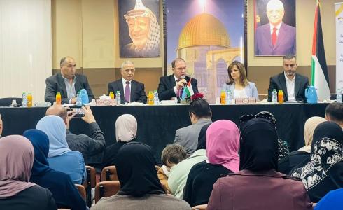 محافظ طولكرم يوقع 38 منحة لدعم المشاريع الصغيرة