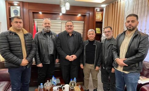 صبري صيدم خلال لقاء عقده مع وفد من الحملة الشعبية لحرية البرغوثي