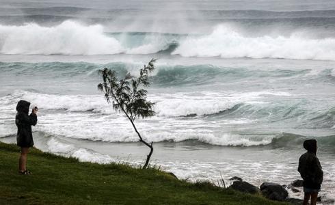 العاصفة "بيرون" تضرب إسرائيل بقوة وتحذيرات من فيضانات خطرة