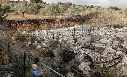 من مكان الهدم في عرابة، اليوم