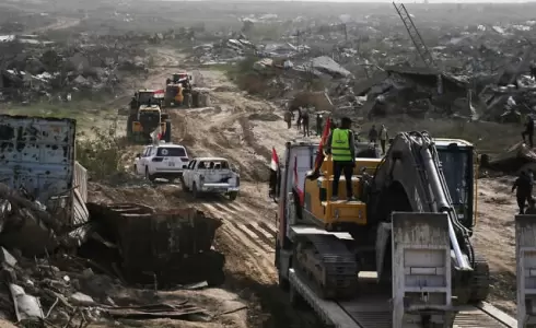 من عمليات البحث عن جثة ران غفيلي في حي الزيتون جنوب شرقي مدينة غزة في 8 ديسمبر 2025