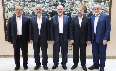 من اليمين روحي مشتهى وصالح العاروري وإسماعيل هنية وخالد مشعل وخليل الحية