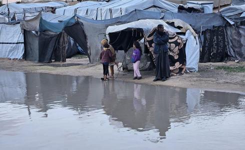 غرق خيام النازحين في غزة جراء المنخفض