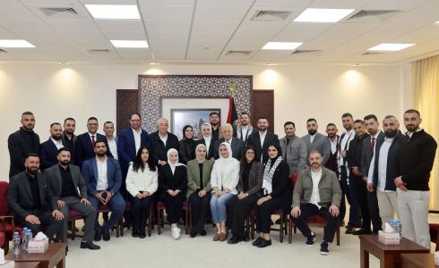 من لقاء الرئيس عباس مع وفد الشبيبة الفتحاوية