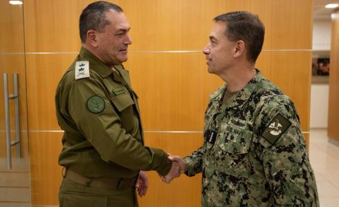 قائد القيادة المركزية الأمريكية يزور إسرائيل لبحث التعاون الدفاعي