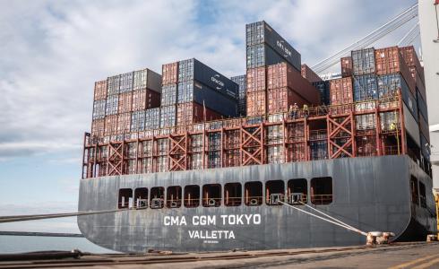 سفينة مساعدات إنسانية من فرنسا إلى غزة