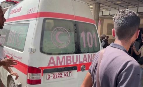 سيارة إسعاف في مستشفى ناصر - أرشيفية