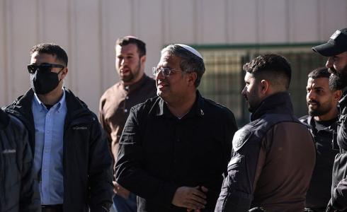 بن غفير خلال اقتحام مقر الأونروا في القدس