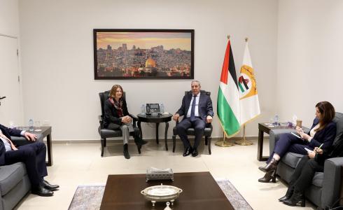 لقاء حسين الشيخ مع الوفد النرويجي